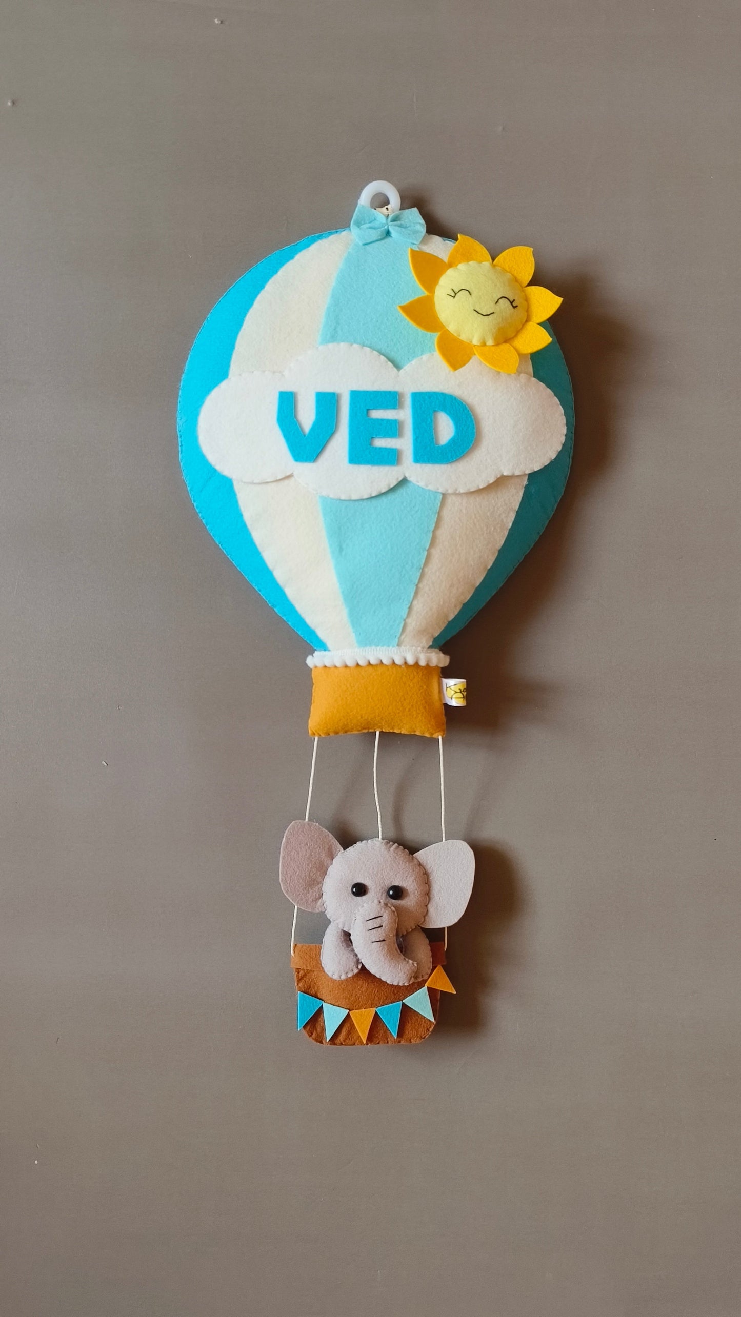 Ele in Hot air Balloon