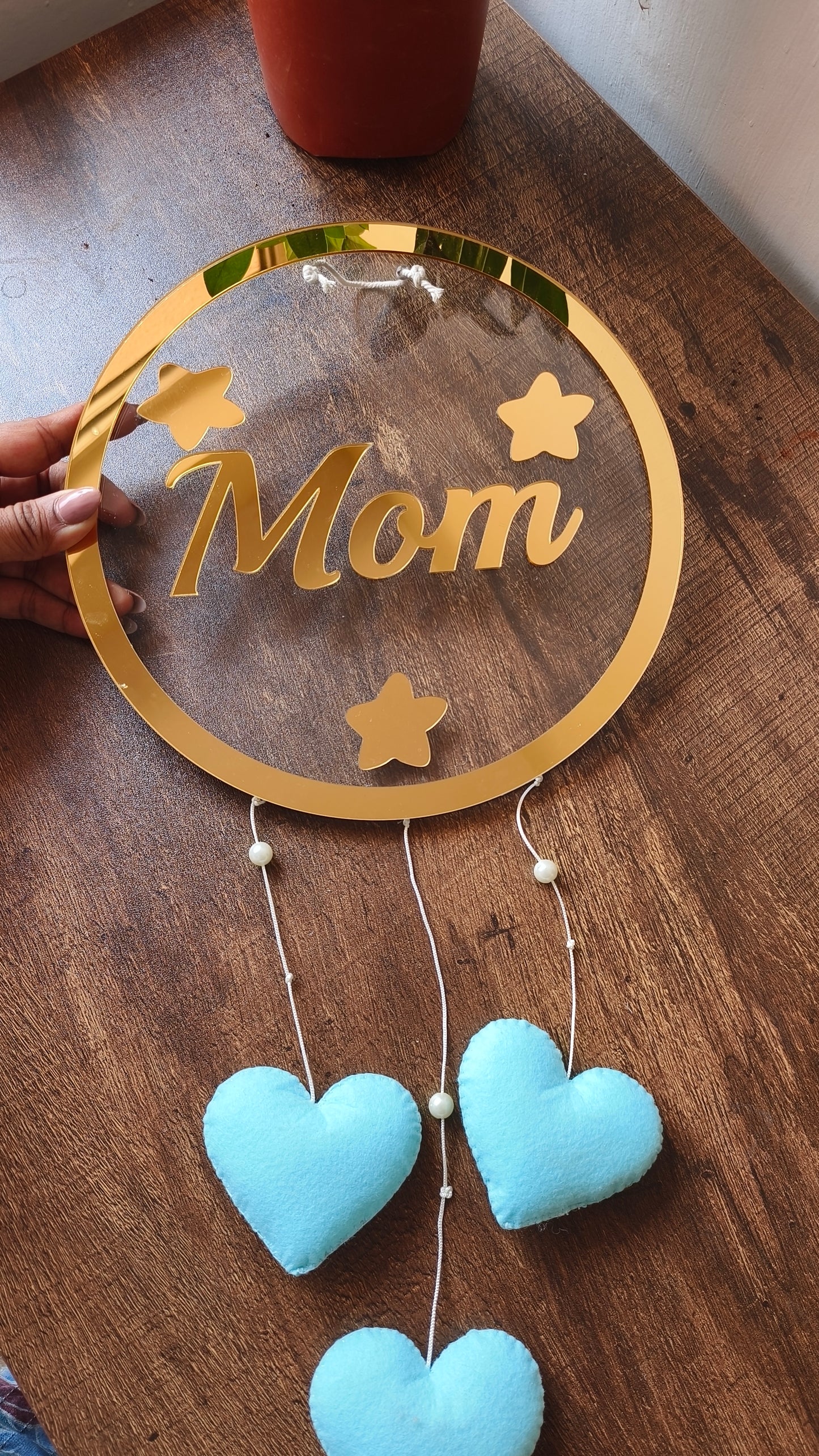 Elegant "Mom" Wall Decor with Heart Hangings