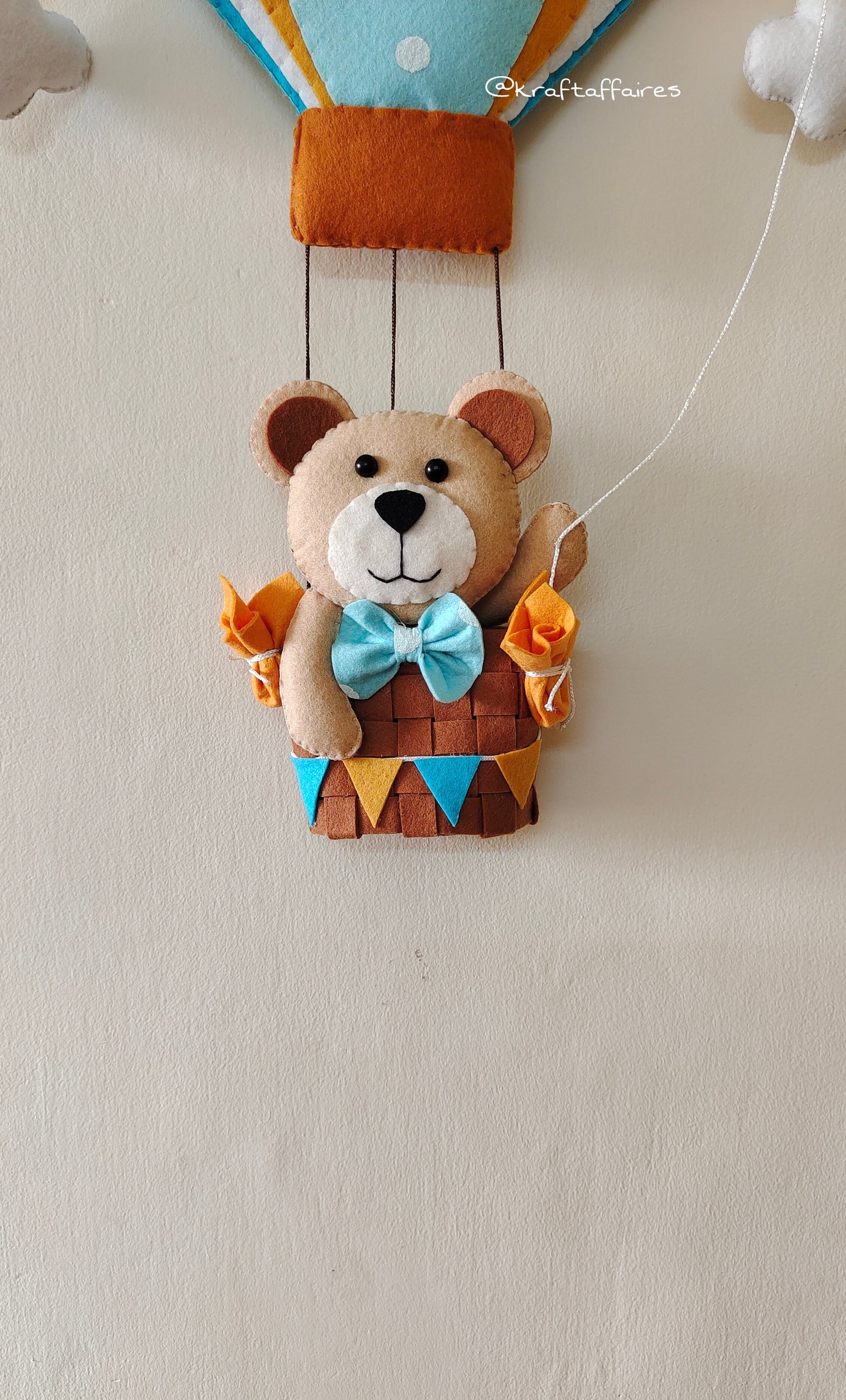 A big hot air balloon for Girl