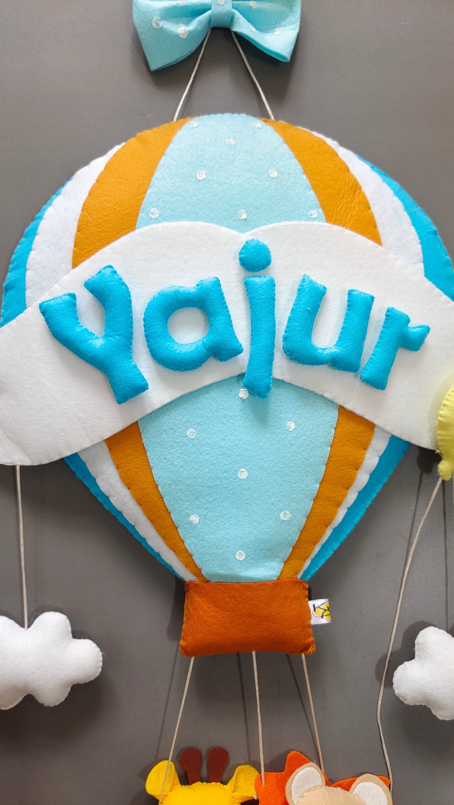 A big hot air balloon for Girl