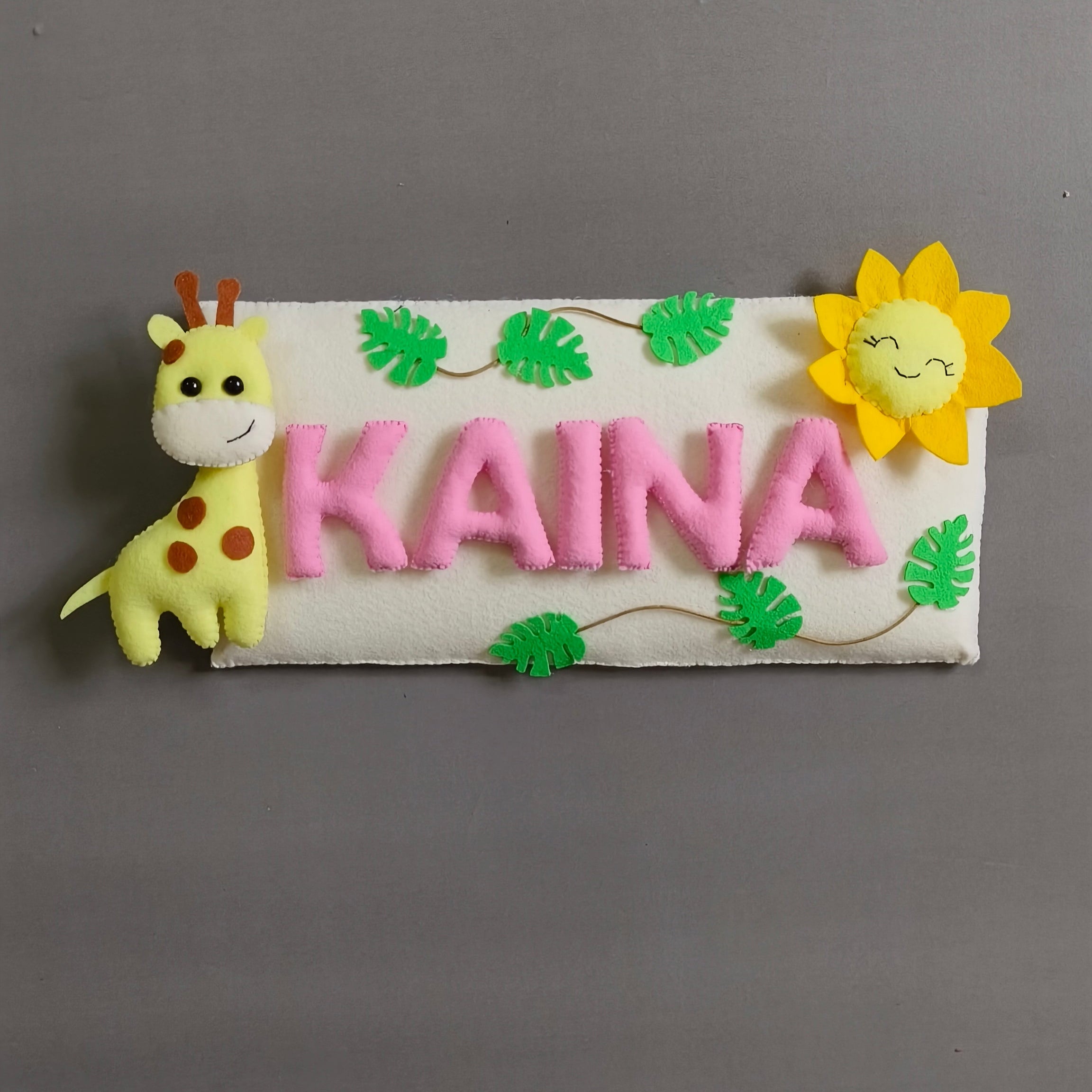 Personalized small Nameboard - Giraffe